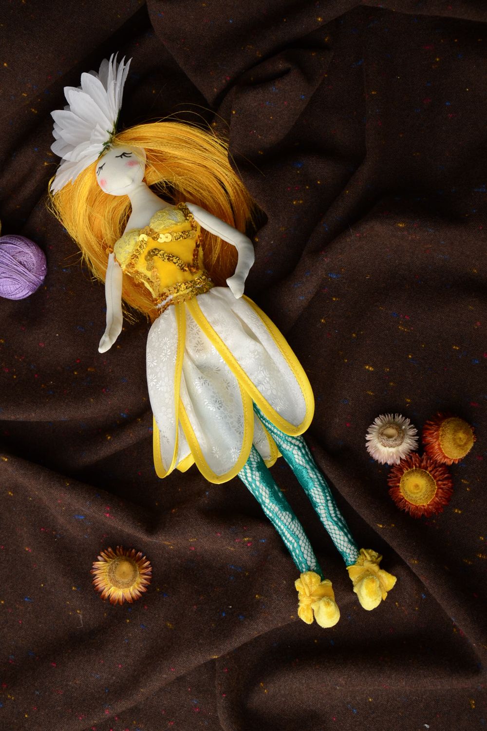Мягкая кукла игрушечная с желтыми волосами Ромашка фото 1
