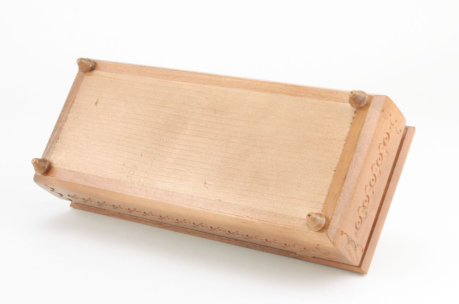 Caja de madera tallada foto 4