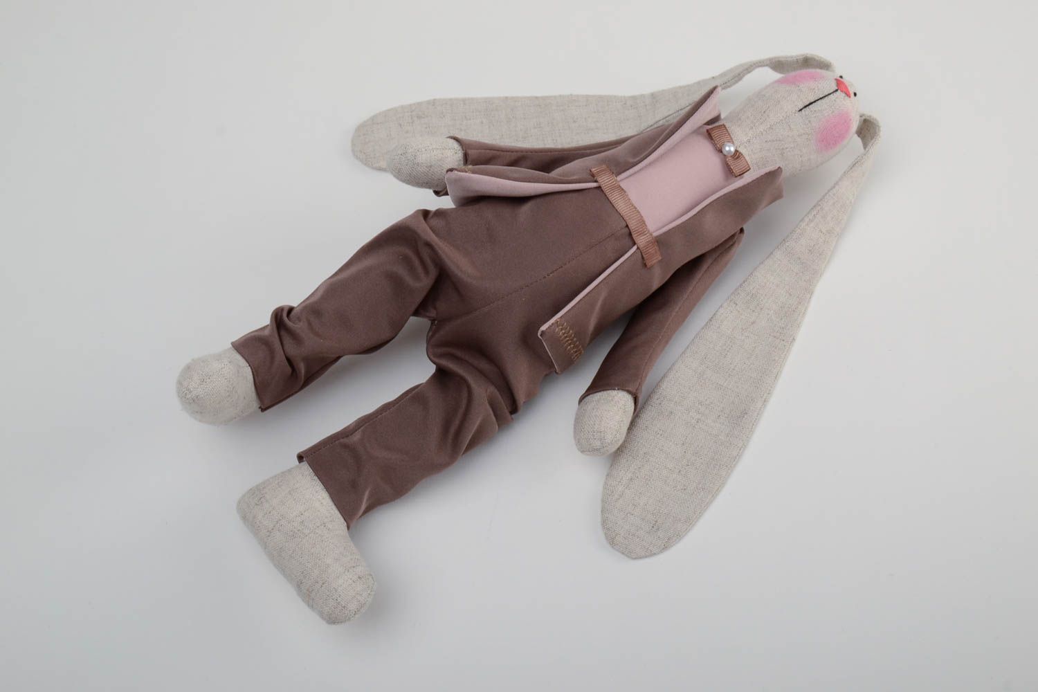 Тканевая игрушка зайчик в костюме из коттона ручной работы для интерьера и детей фото 2