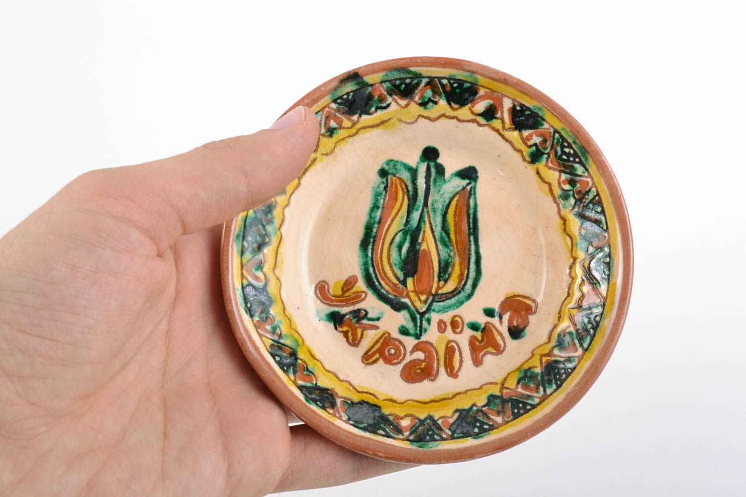 Декоративная тарелка расписанная глазурью из глины ручной работы красивая фото 2
