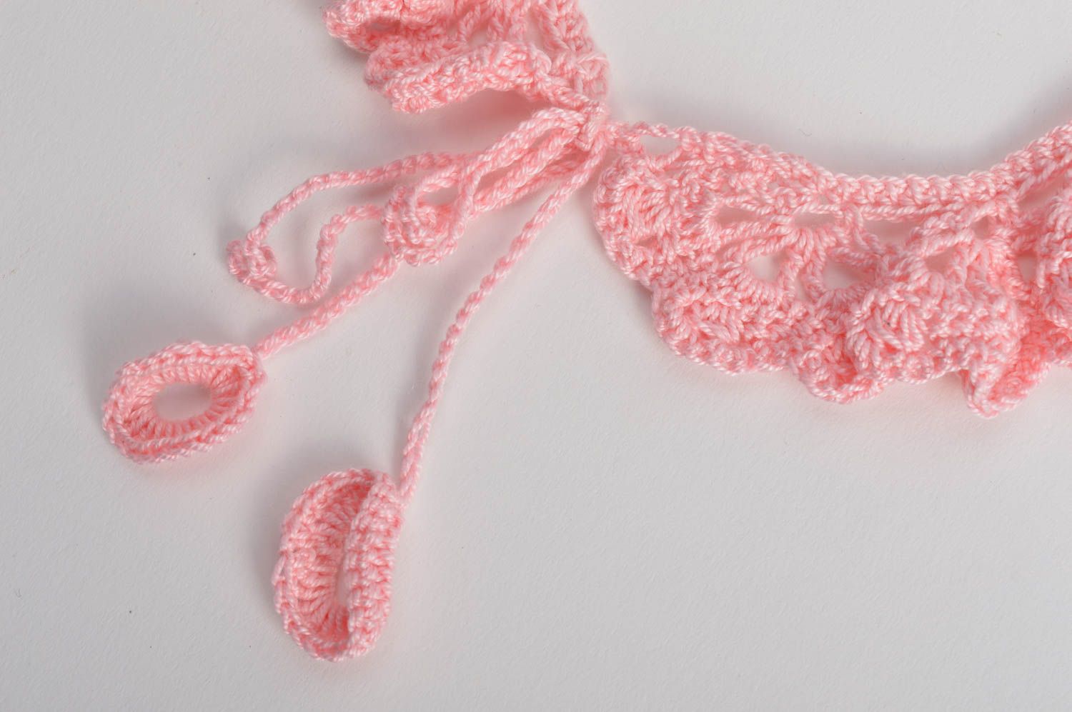 Col amovible tricoté fils de coton roses au crochet fait main pour robe fillette photo 4
