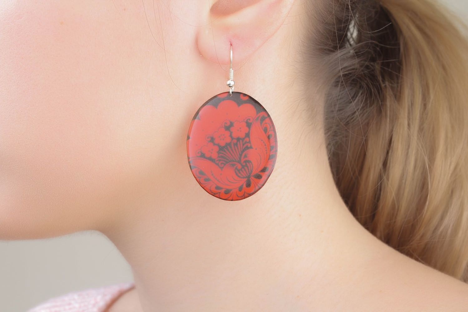 Round earrings with red photoprint photo 1