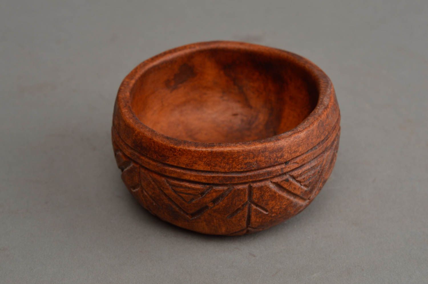 Cuenco de cerámica marrón hecho a mano vajilla de diseño menaje del hogar foto 3