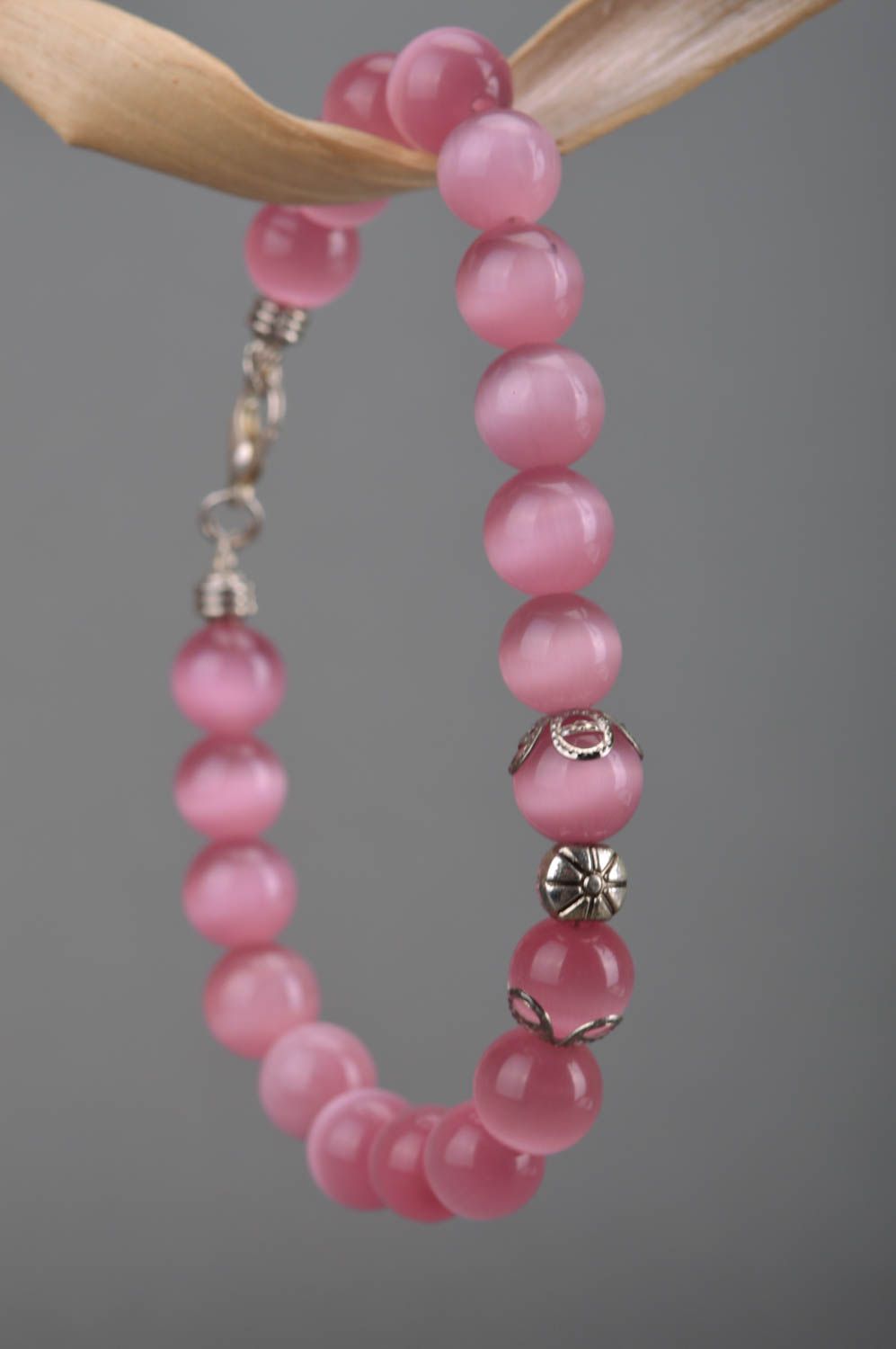 Handmade pink beaded wrist bracelet laconic thin designer accessory for women photo 3