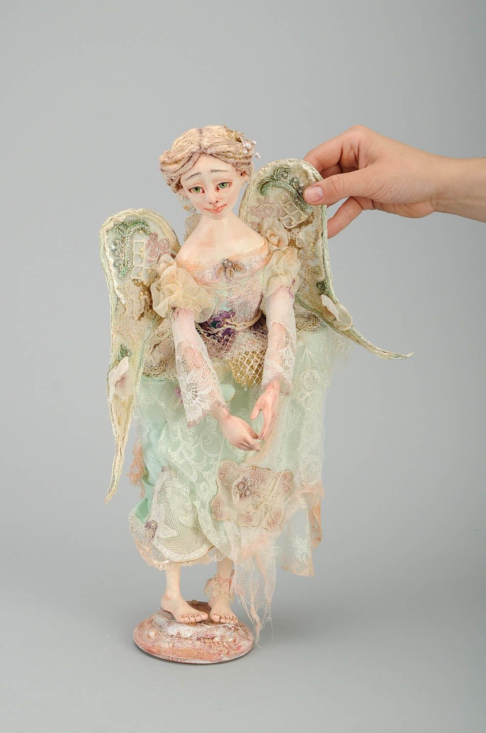 Авторская кукла из антикварных тканей Грустный и влюбленный ангел фото 2