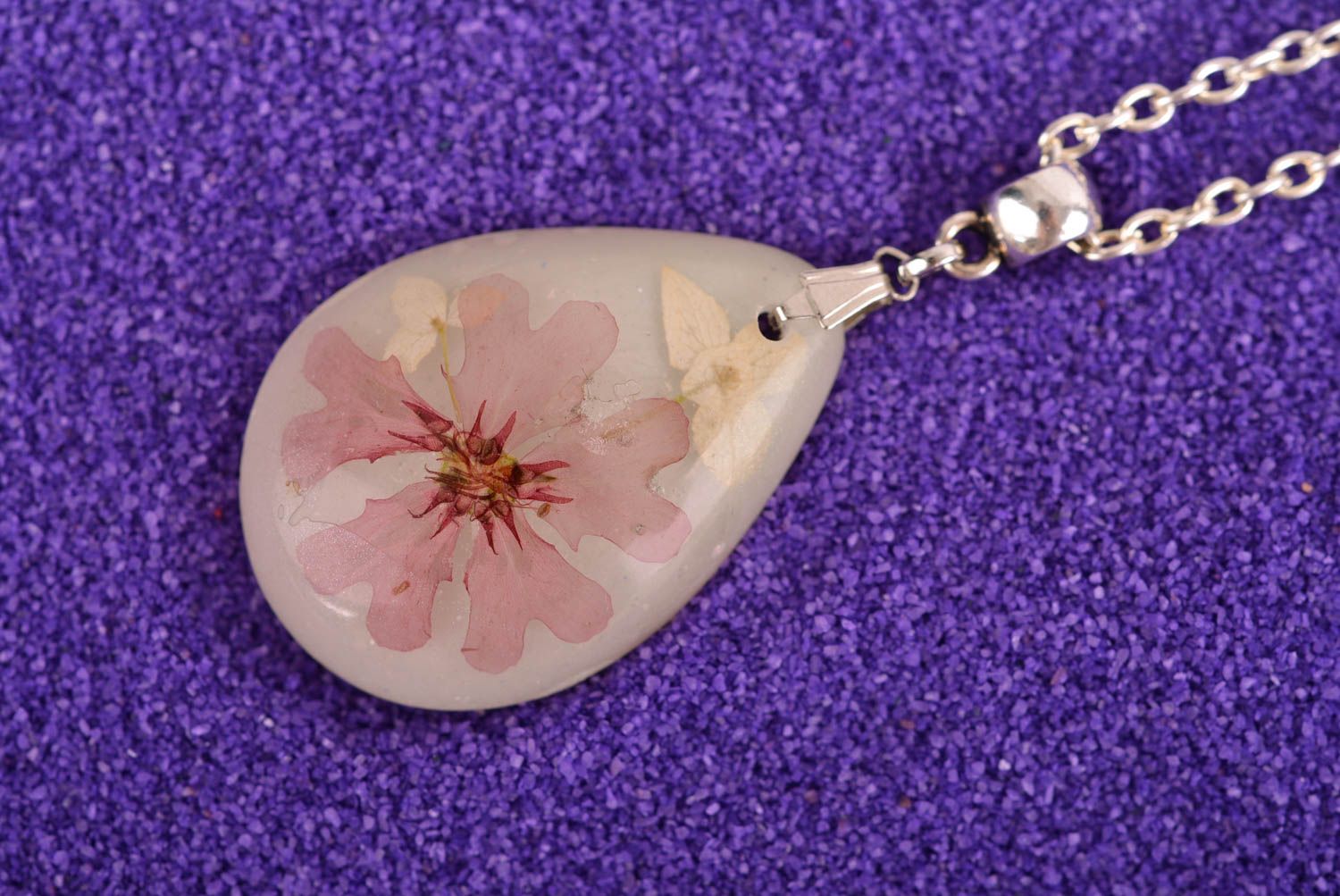 Handmade accessory unusual pendant flowers jewelry epoxy resin pendant photo 1