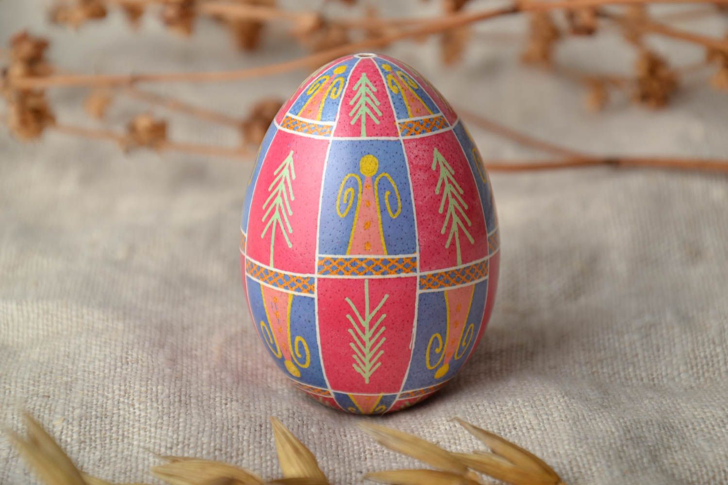 Oeuf de Pâques peint de colorants d'aniline fait main décoratif original photo 1