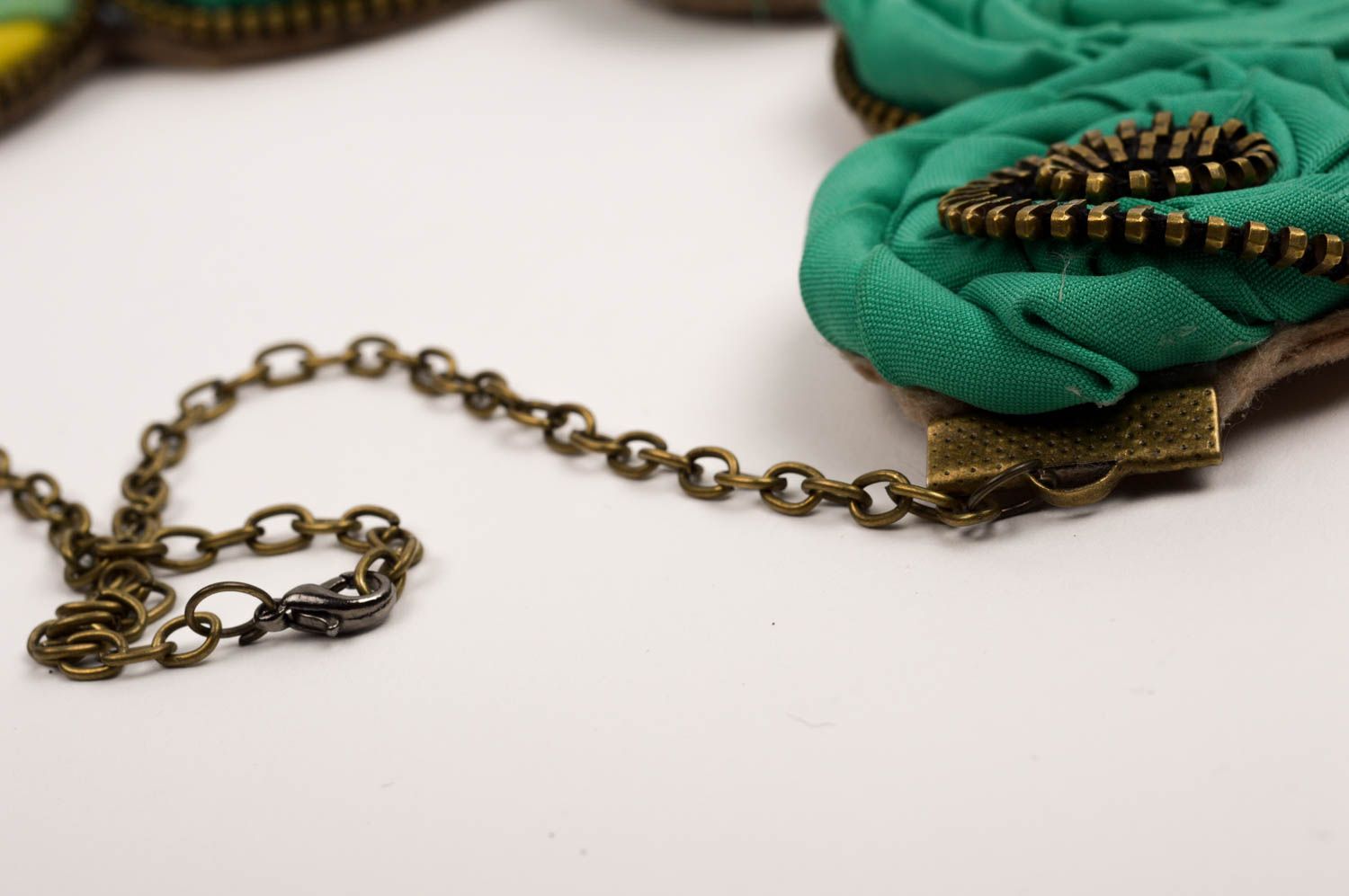 Collar hecho a mano de color verde bisutería artesanal regalo para mujer foto 3