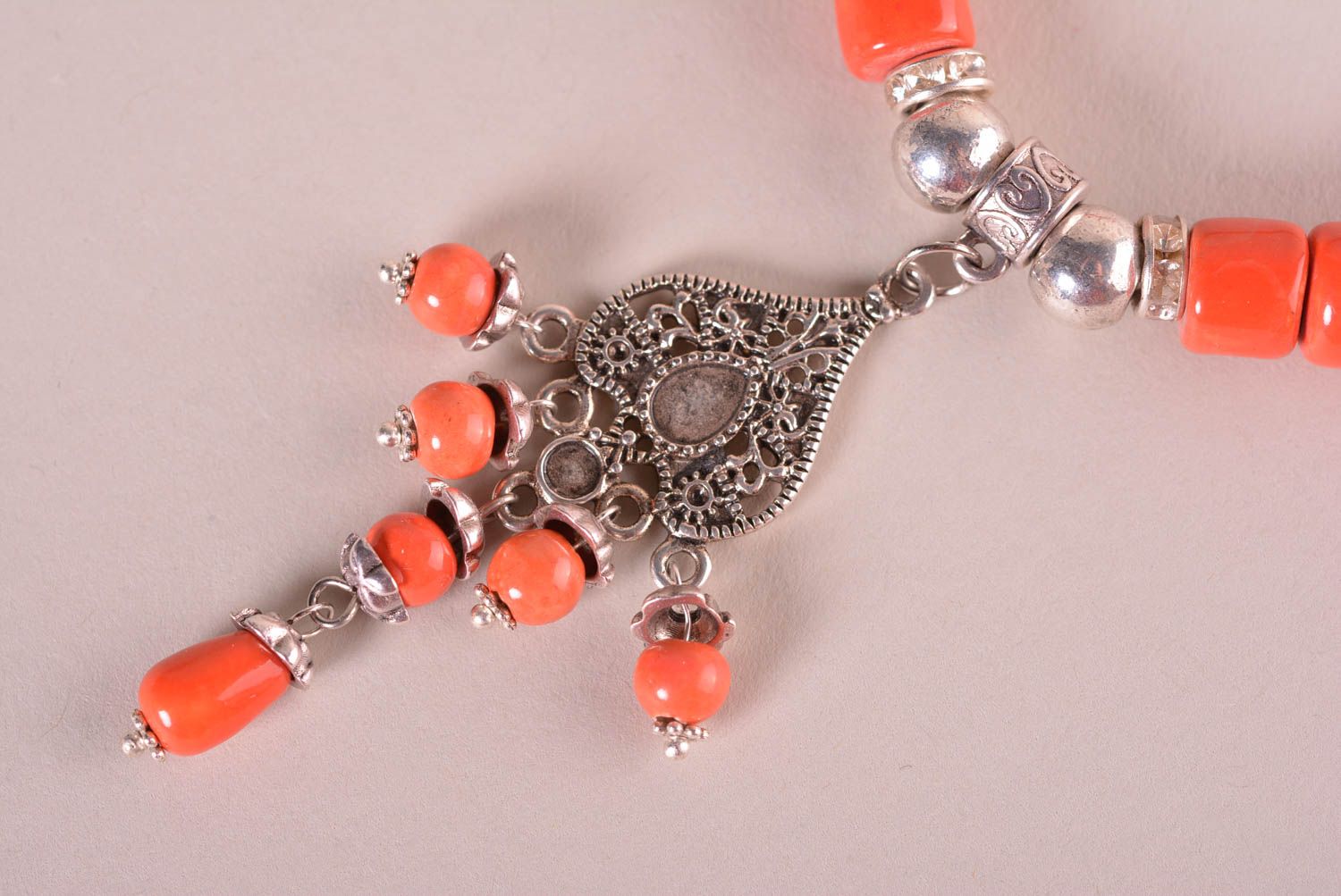 Handmade korallrotes Damen Collier Modeschmuck Halskette Accessoire für Frauen  foto 3