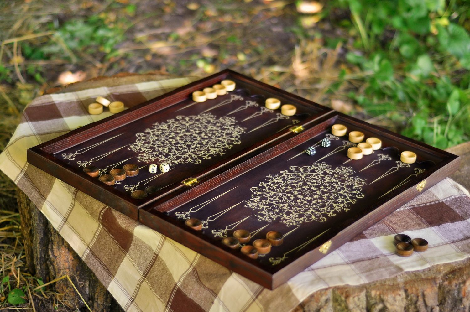 Backgammon en bois fait à main photo 2