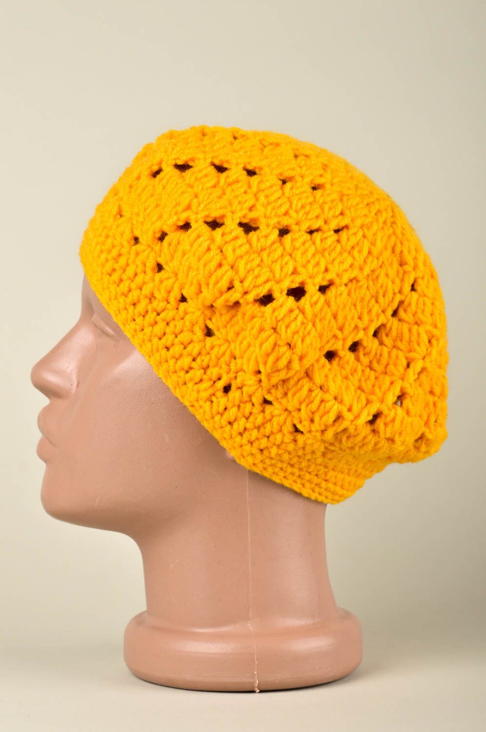 Béret pour fille Bonnet jaune fait main tricoté au crochet Vêtement enfant photo 2
