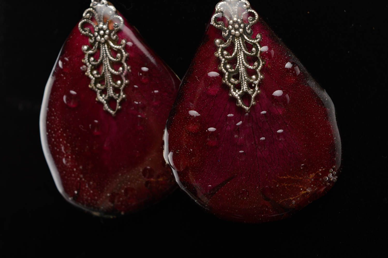 Handmade epoxy dangle earrings with rose petals photo 2