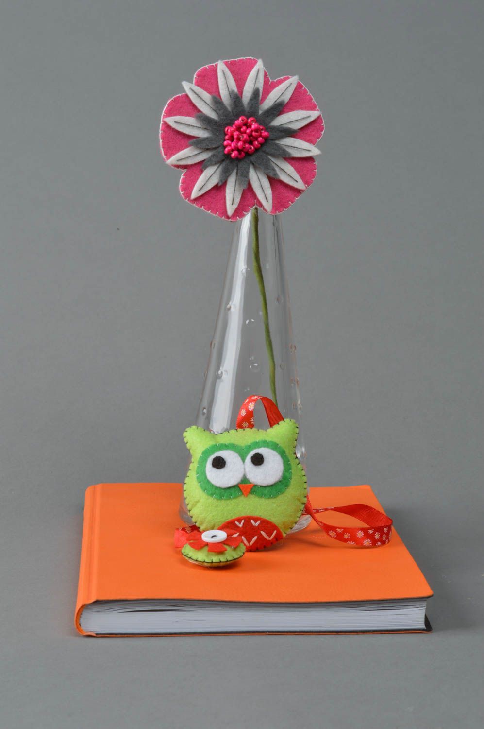 Handmade soft toy bookmark made of felt toy-tab for books green owl lime  photo 1