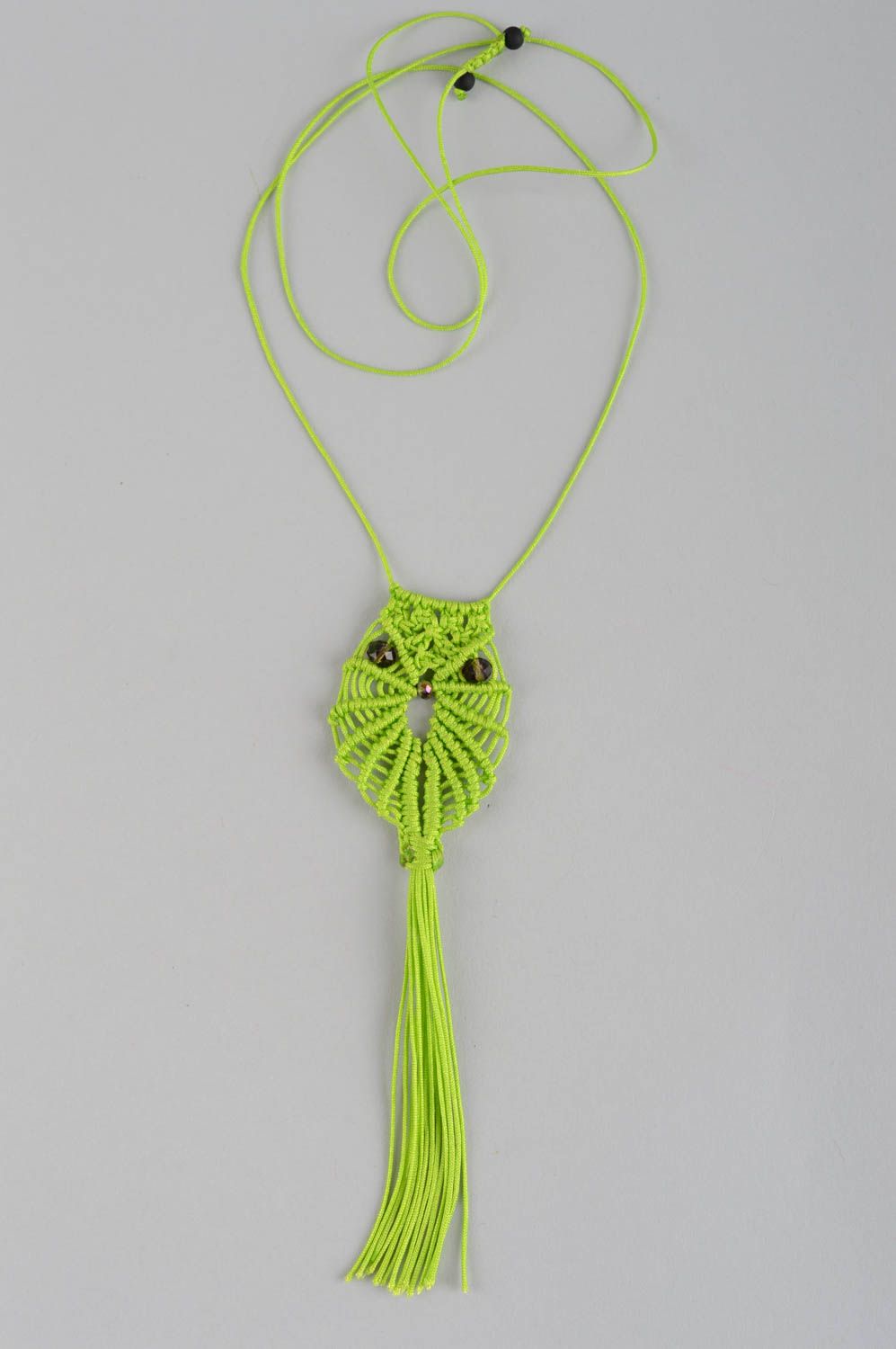 Pendentif hibou Bijou fait main tricoté en fils verts design Accessoire femme photo 2