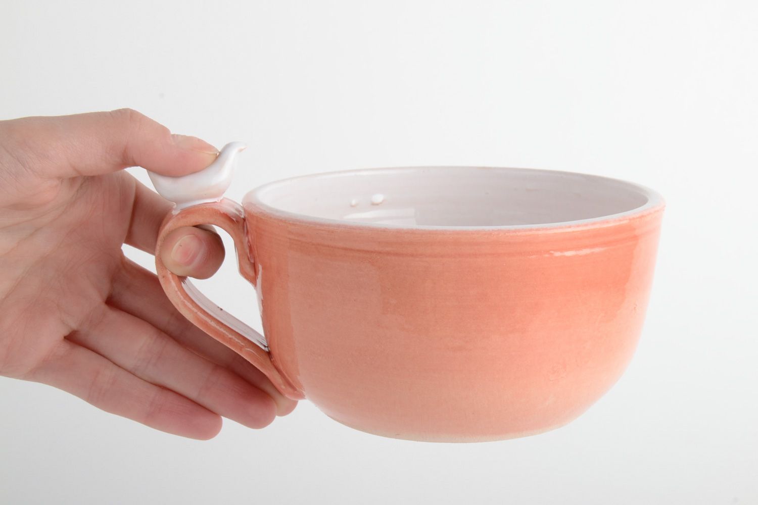Керамическая чашка расписанная эмалью и покрытая глазурью розовая фото 5