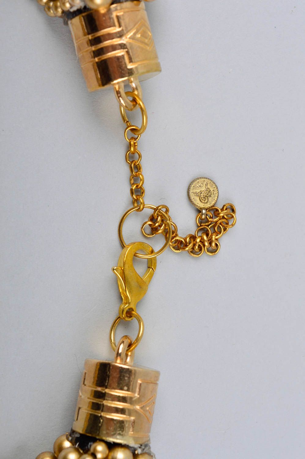 Ожерелье из бисера украшение ручной работы колье из бусин золотистого оттенка фото 5