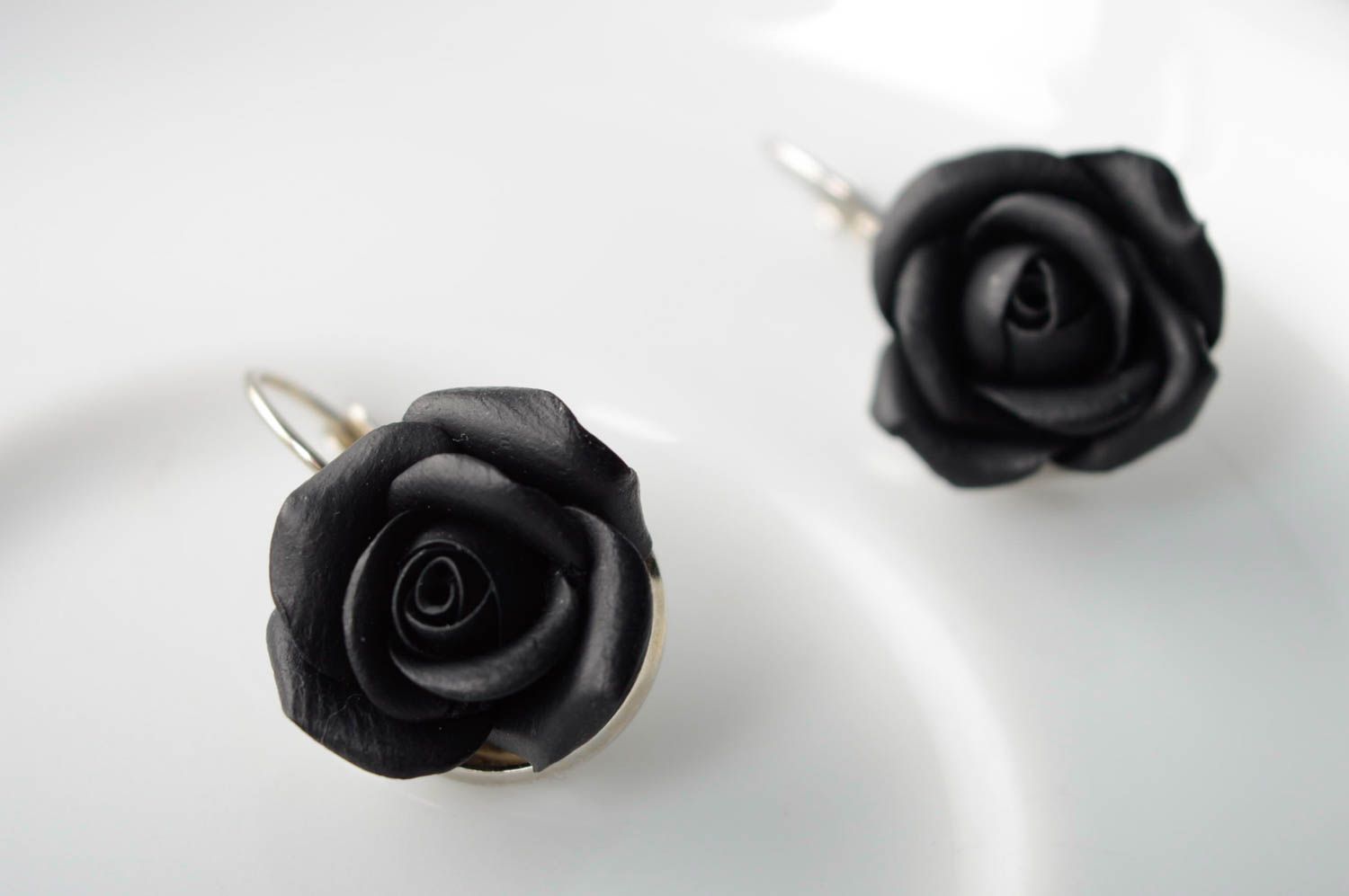Boucles d'oreilles en argile polymère Roses photo 1