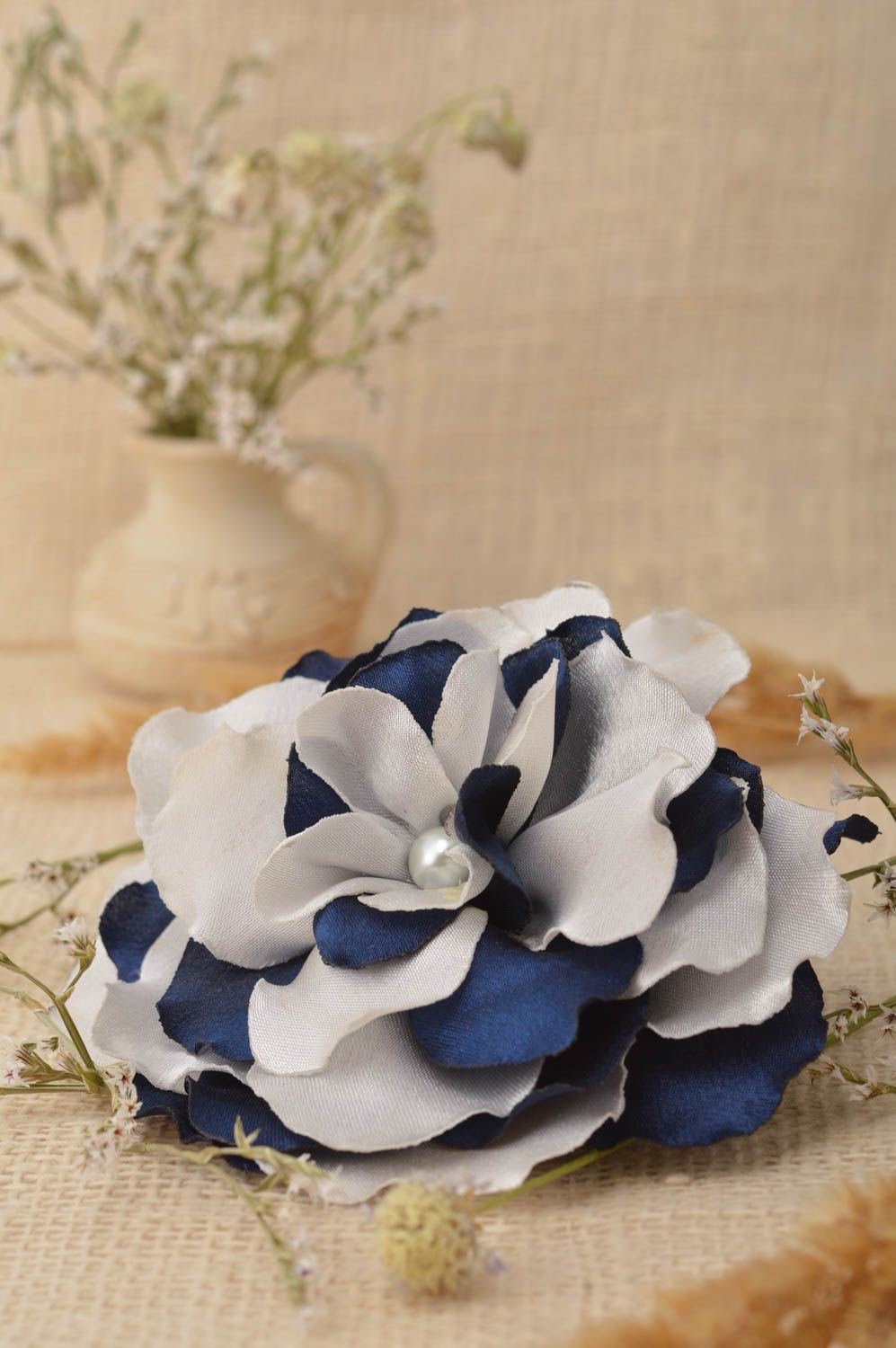 Barrette cheveux Broche fleur fait main bleu gris cadeau Accessoire femme photo 1
