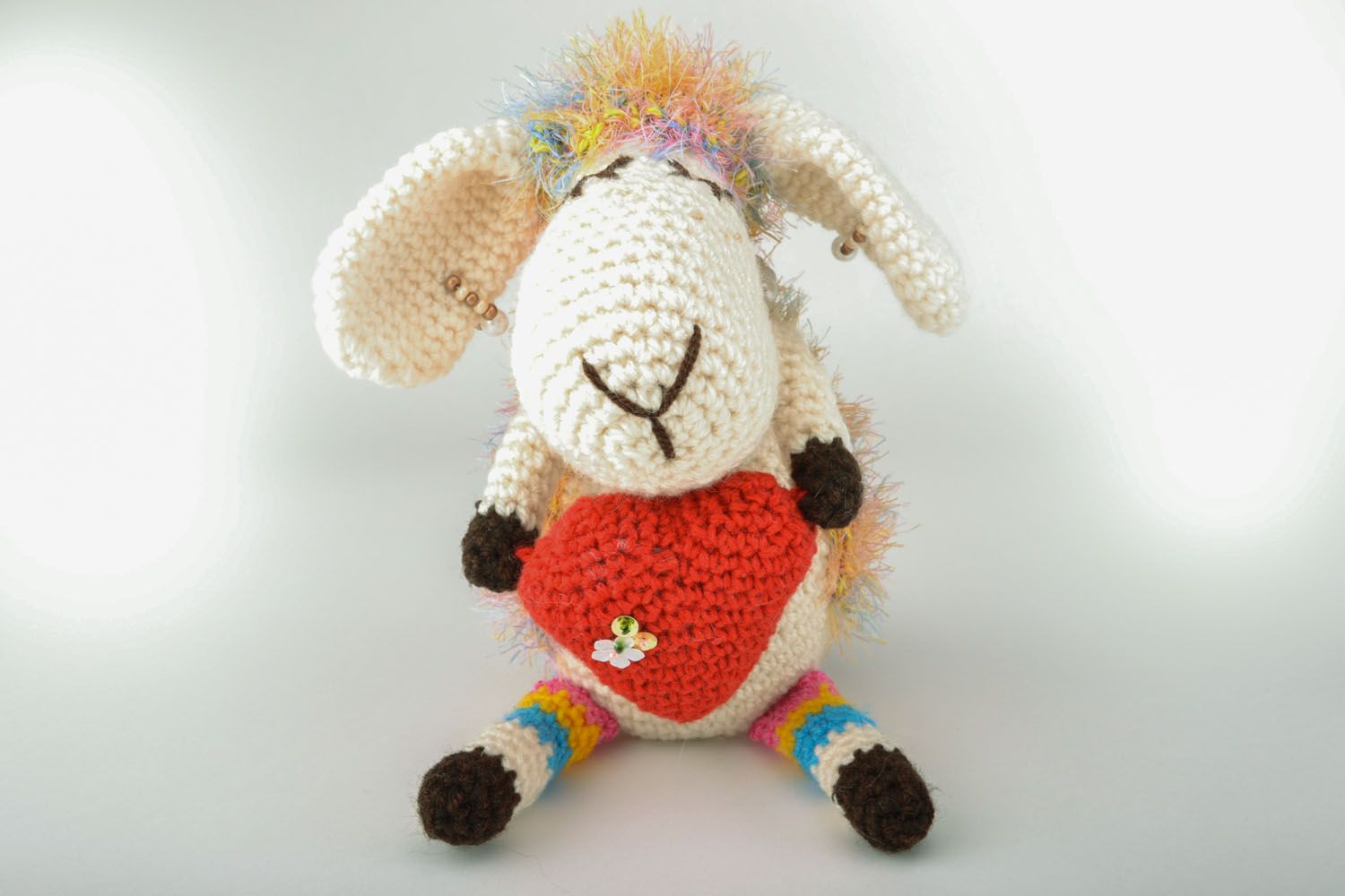 Вязаная игрушка в виде овечки фото 2