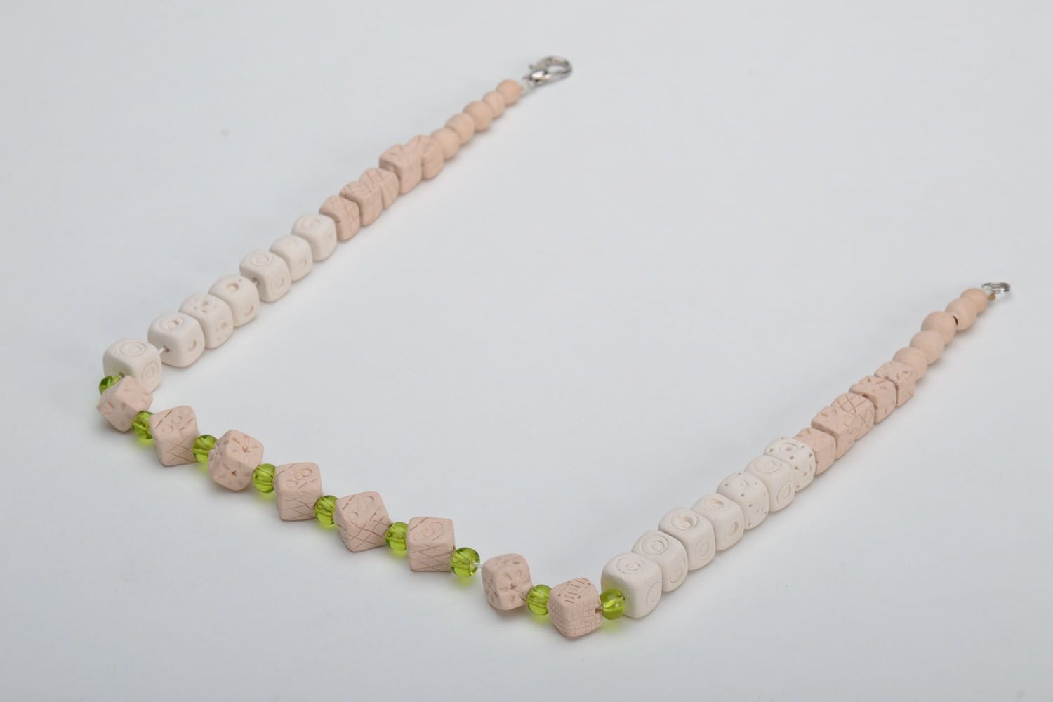 White clay bead necklace photo 4
