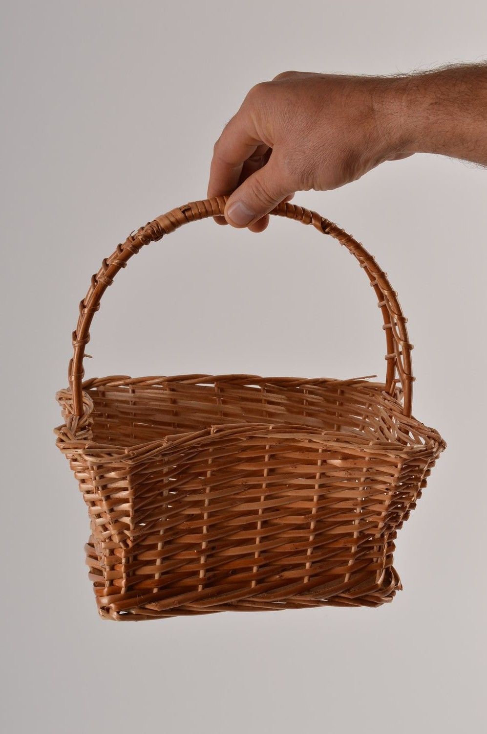 Плетеная корзина ручной работы необычное изделие из лозы подарок женщине фото 5