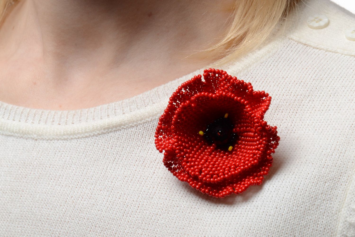 Handmade hair clip brooch with bright red poppy flower woven of Czech beads photo 2