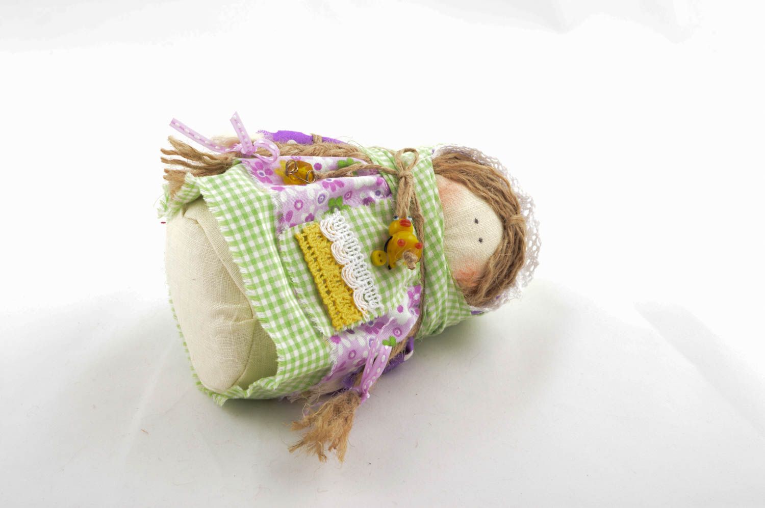 Muñeca hecha a mano de trapo con granos decoración de casa amuleto protector  foto 4