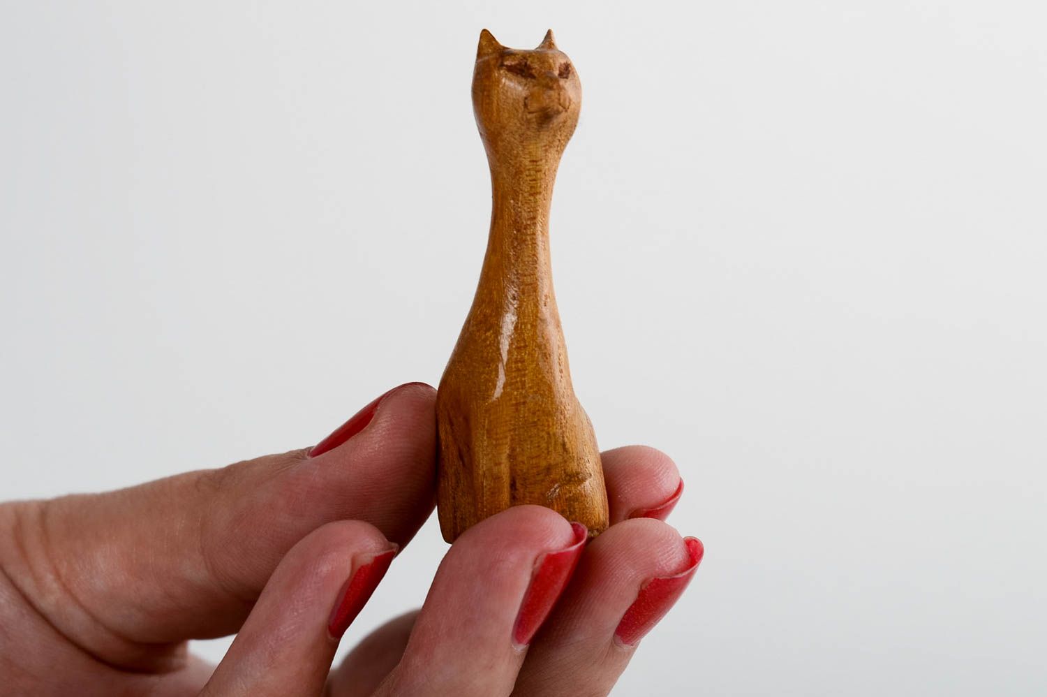 Figur aus Holz handmade Tisch Deko Öko Spielzeug geschnitzte Holzfigur Katze foto 5