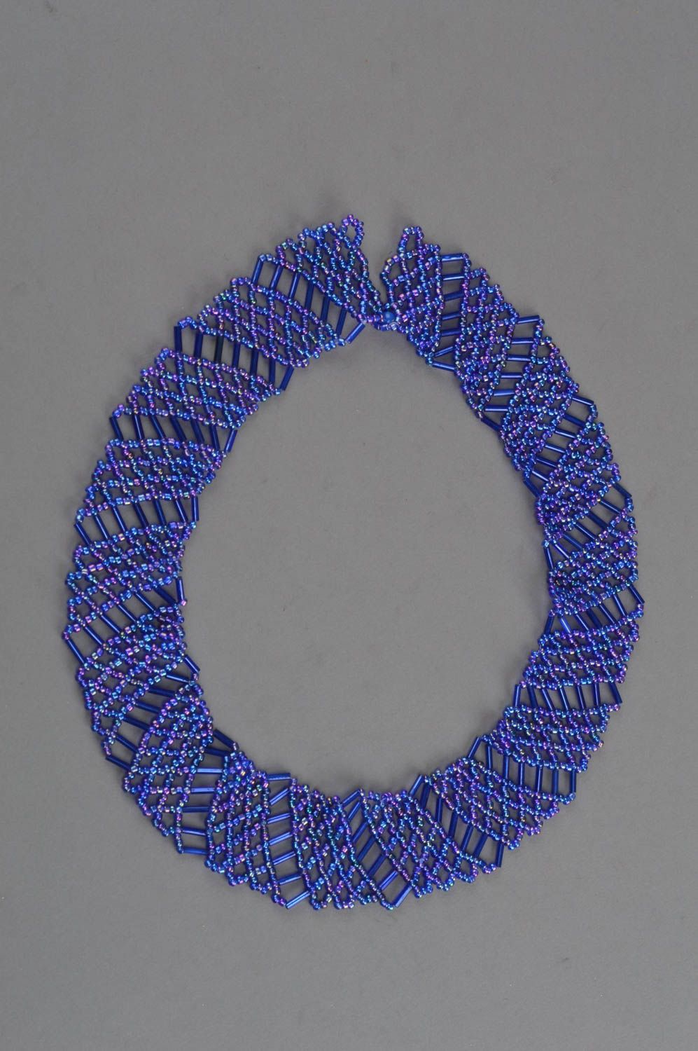 Ожерелье из бисера ручной работы авторское красивое синее широкое женское фото 3