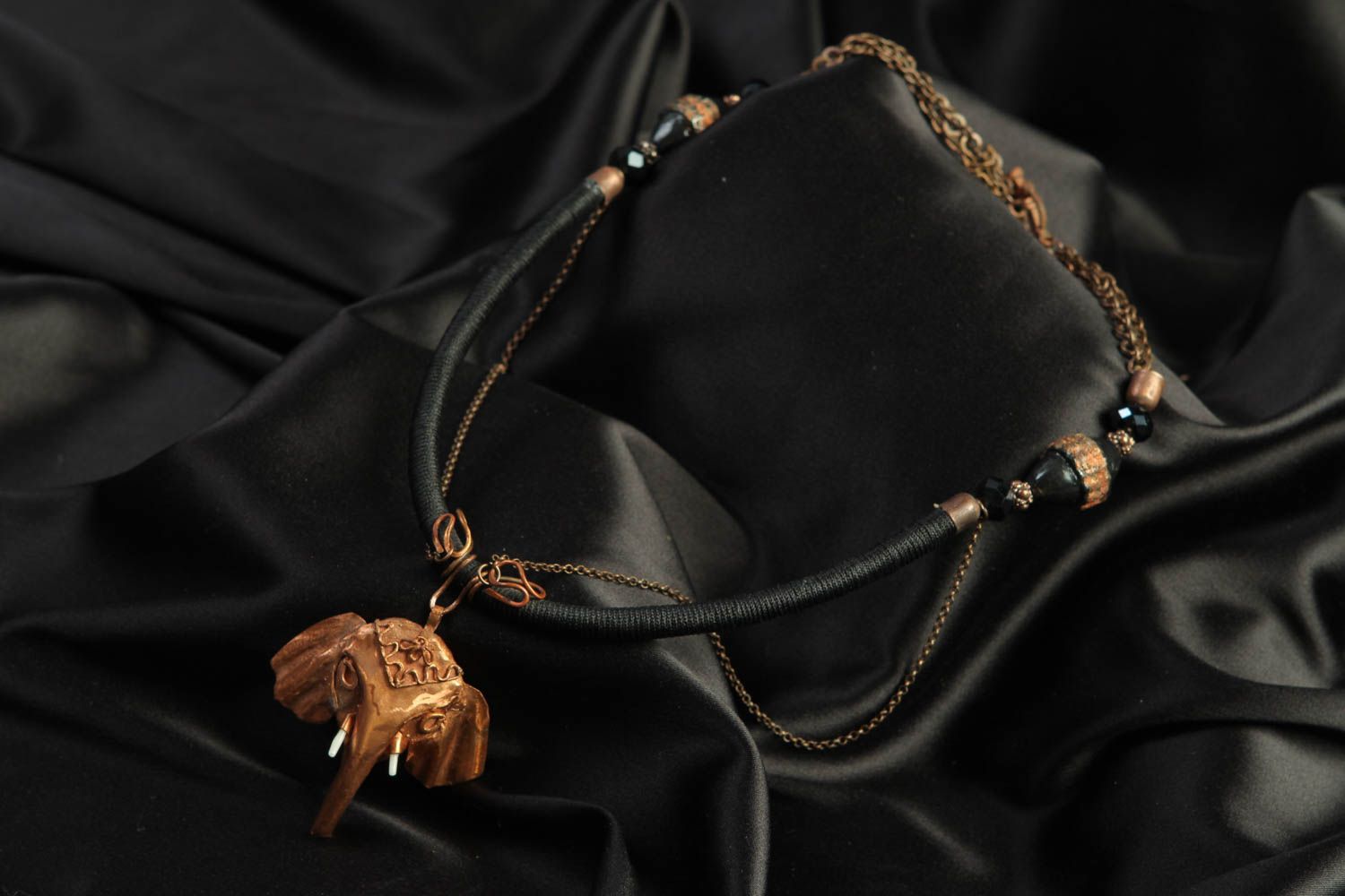 Pendentif éléphant Bijou fait main cuivre métal Accessoire femme design photo 1