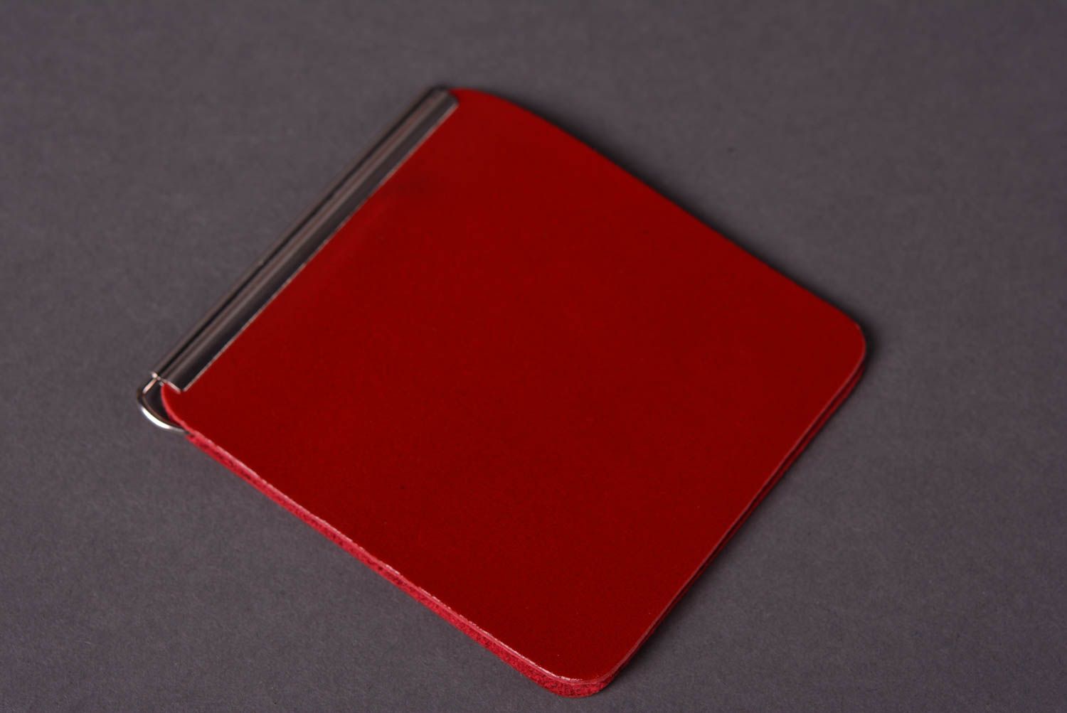 Кошелек ручной работы кожаный кошелек необычный красный кошелек прищепка  фото 3