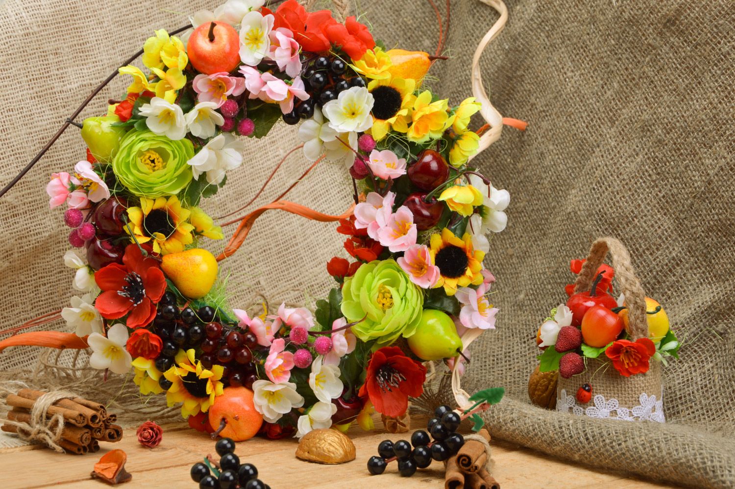 Decorative handmade set wicker basket and door wreath with fruits photo 1