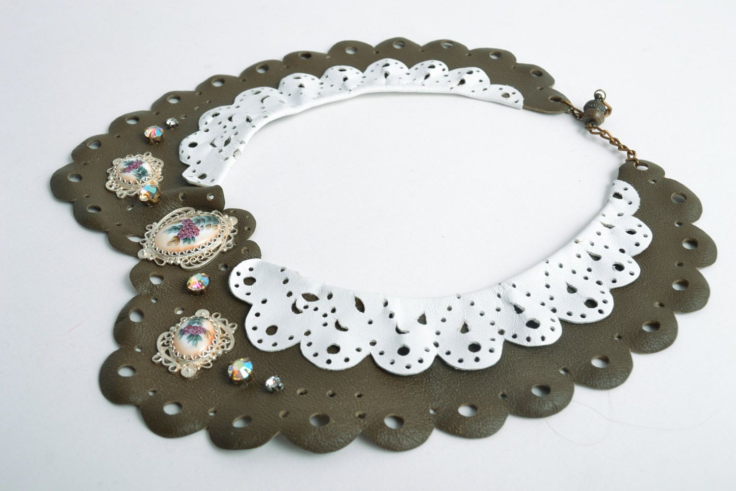 Handmade lacy leather collar necklace for women designer accessory photo 4