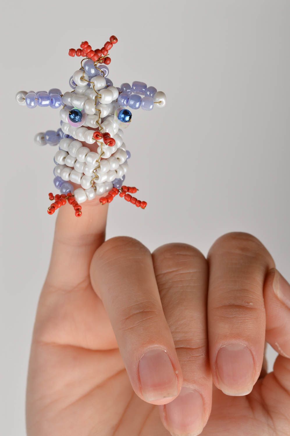 Kleine Fingerpuppe aus Glasperlen originell schön künstlerisch Huhn handgemacht foto 4