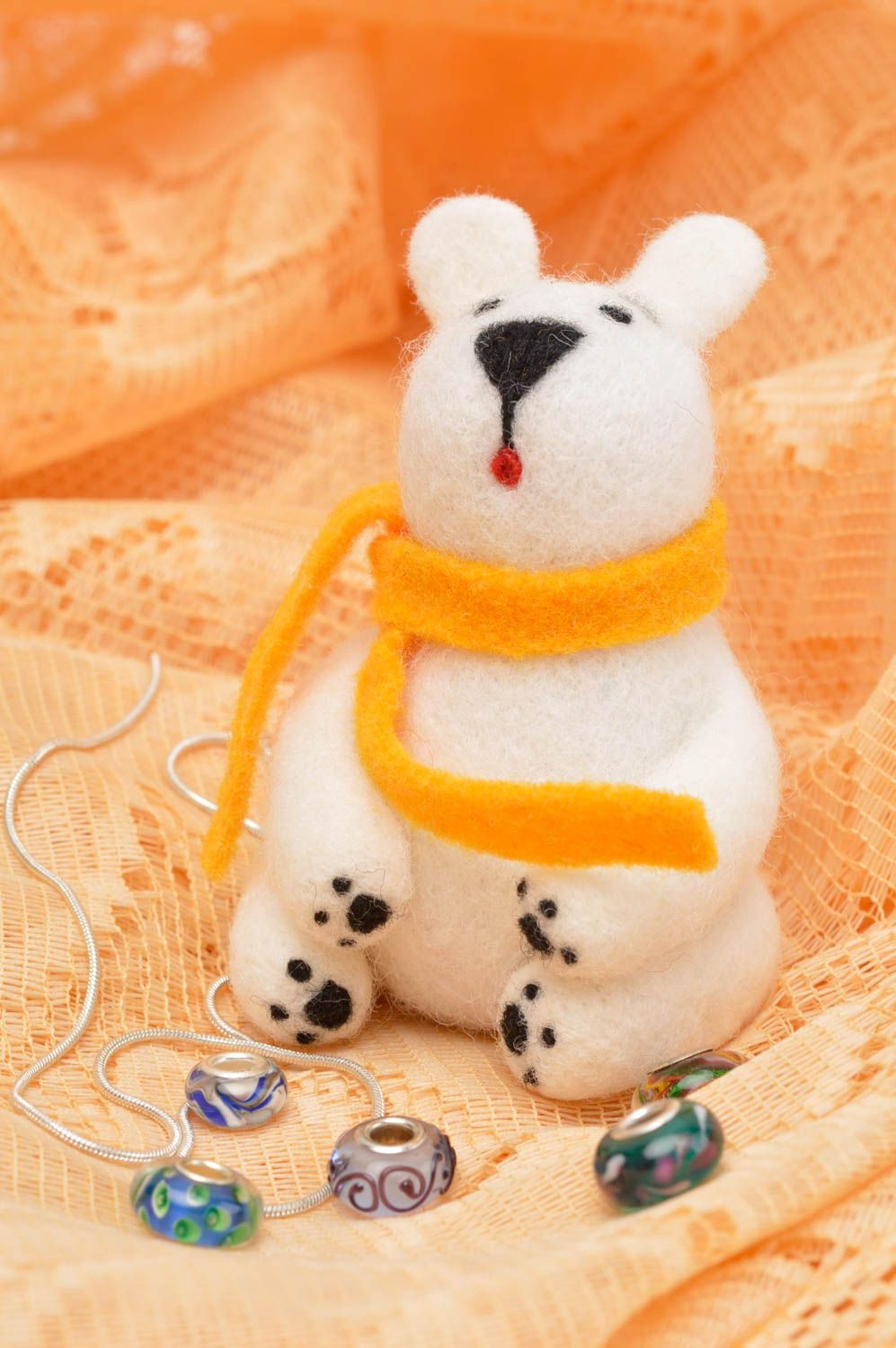 Peluche décorative fait main Jouet en laine Cadeau enfant en forme d'ours blanc photo 1