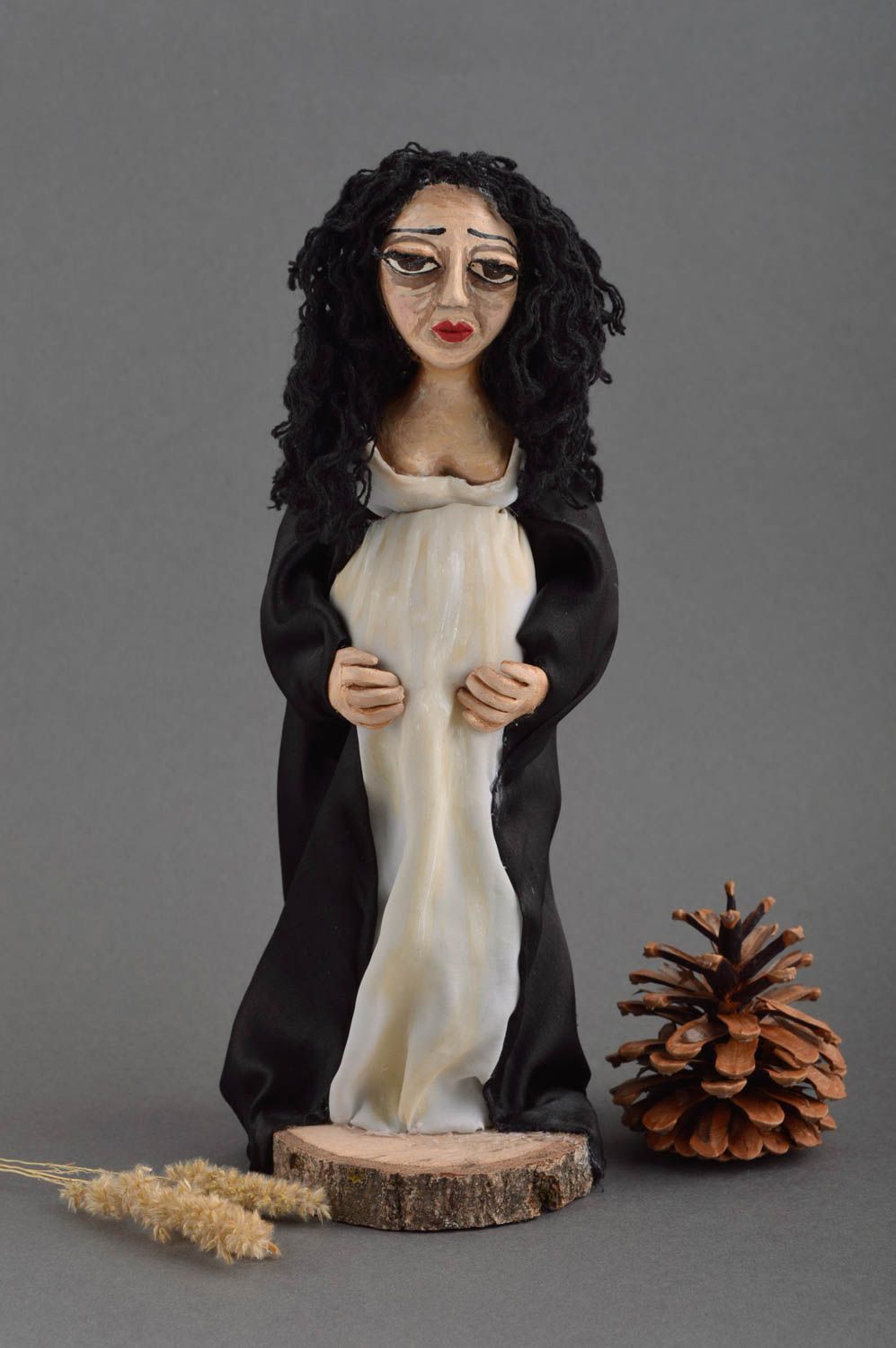 Muñeco de autor hecho a mano souvenir original elemento decorativo Mujer foto 1