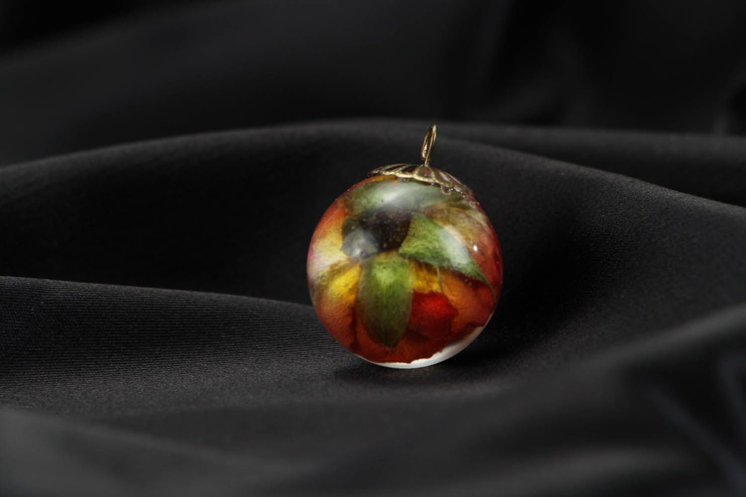 Unusual pendant with natural rose photo 3