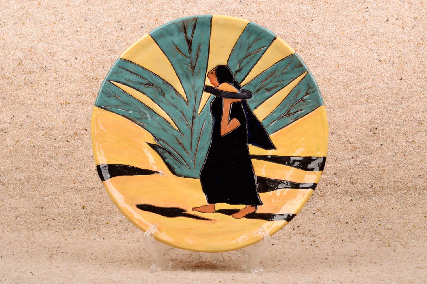 Оригинальная керамическая тарелка расписанная глазурью ручной работы авторская фото 1