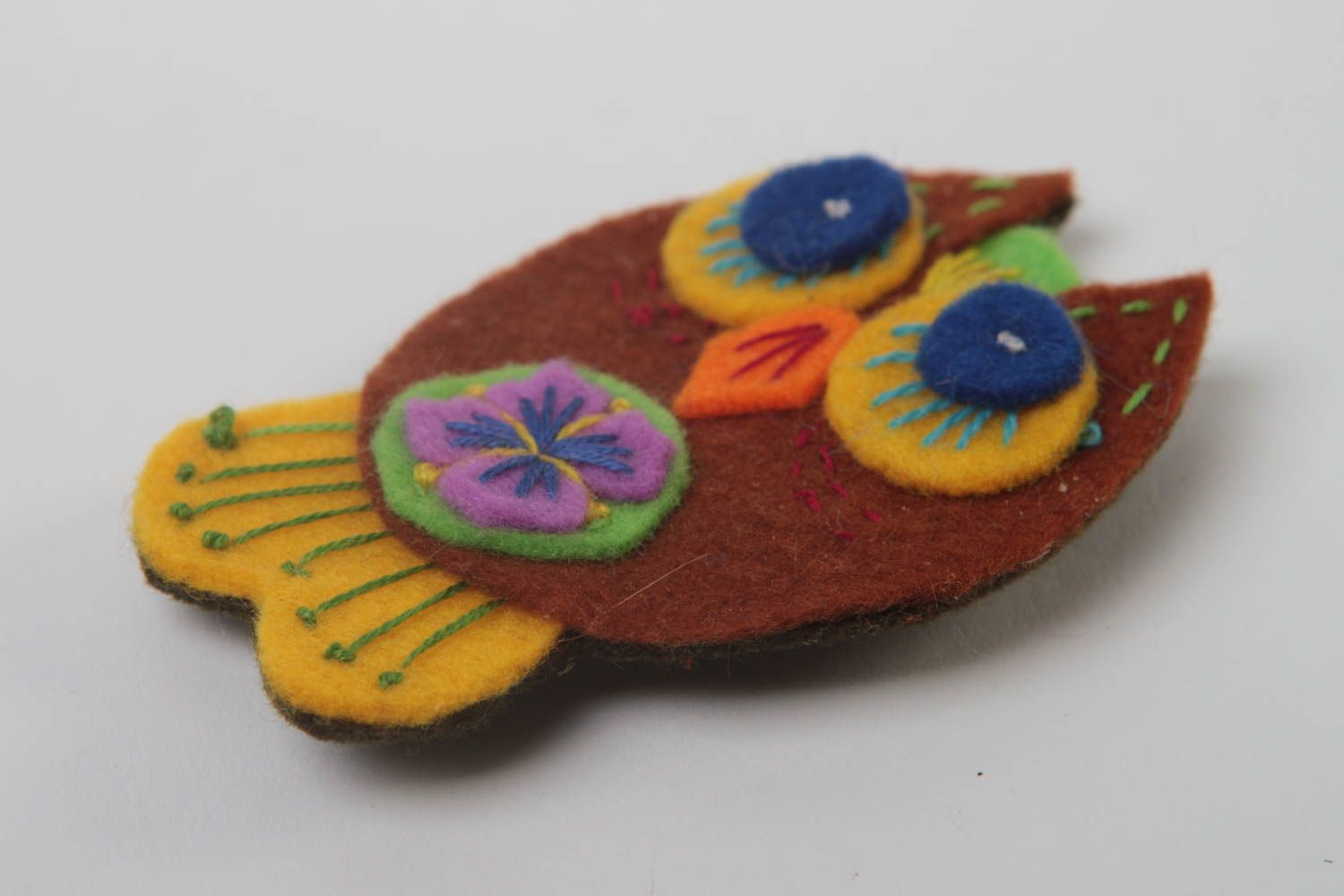 Broche de fieltro buhó de colores hecho a mano accesorio de moda regalo original foto 3