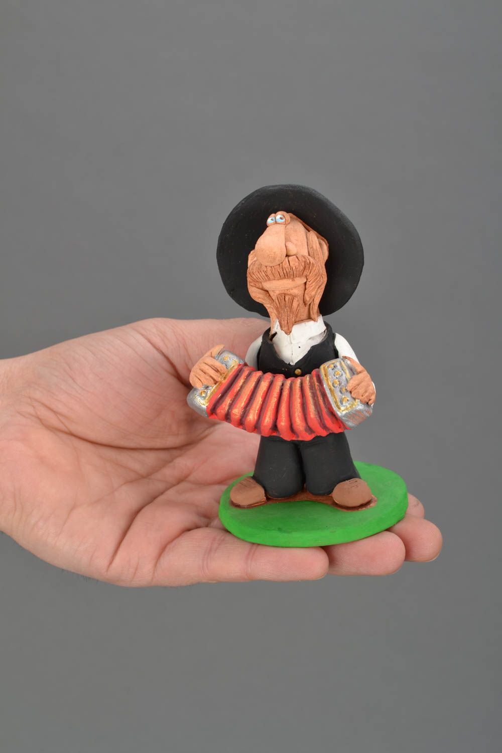 Painted ceramic figurine The Jew with Harmonica photo 2