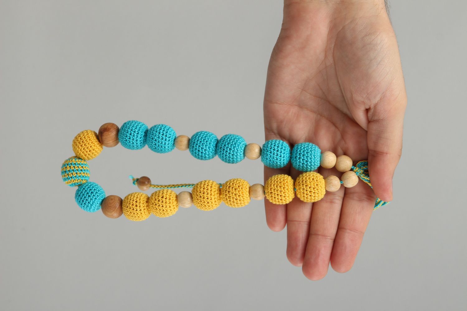 Handmade blau gelbe Mutter Kind Kette Häkel Accessoire Spielzeug für Babys  foto 5