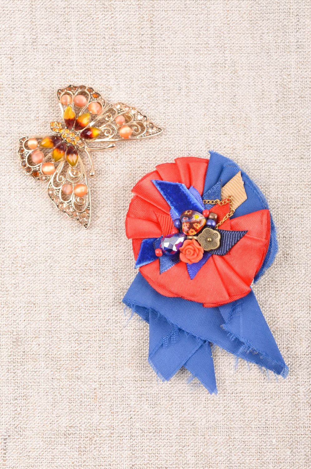 Broche artesanal de color rojiazul accesorio de moda regalo original para mujer foto 1