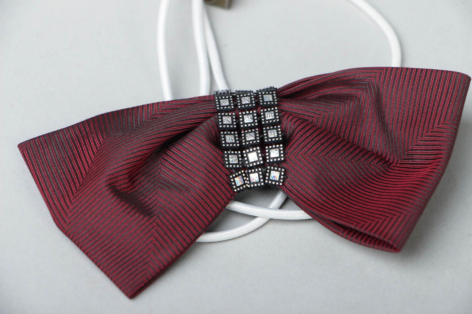 Elegant textile bow tie photo 2