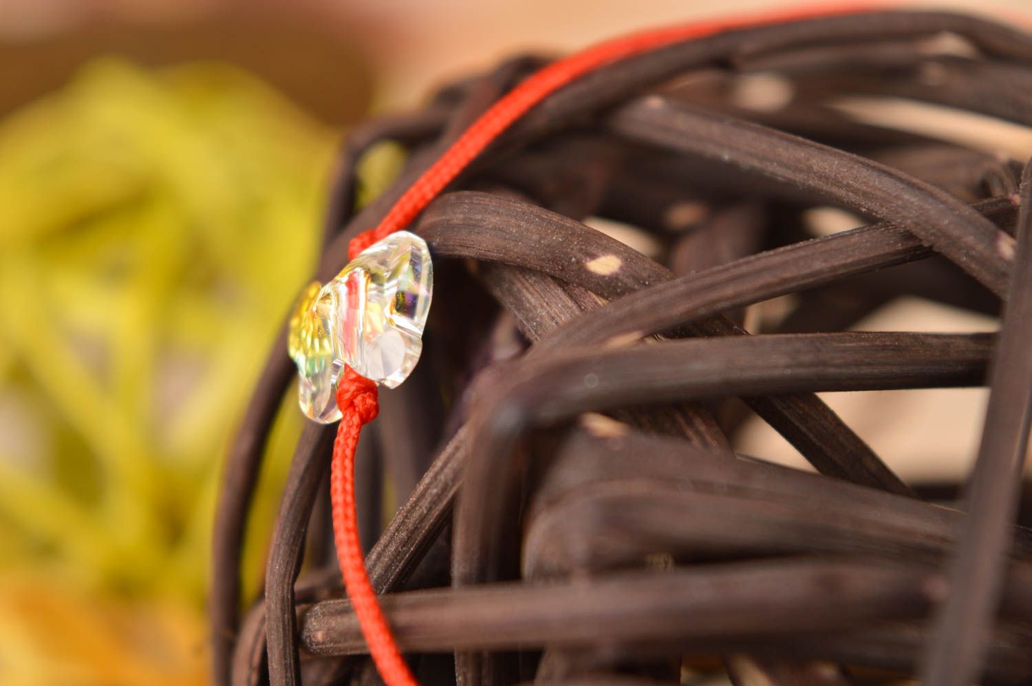 Bracelet textile Bijou fait main Accessoire femme en fil de soie rouge beau photo 5