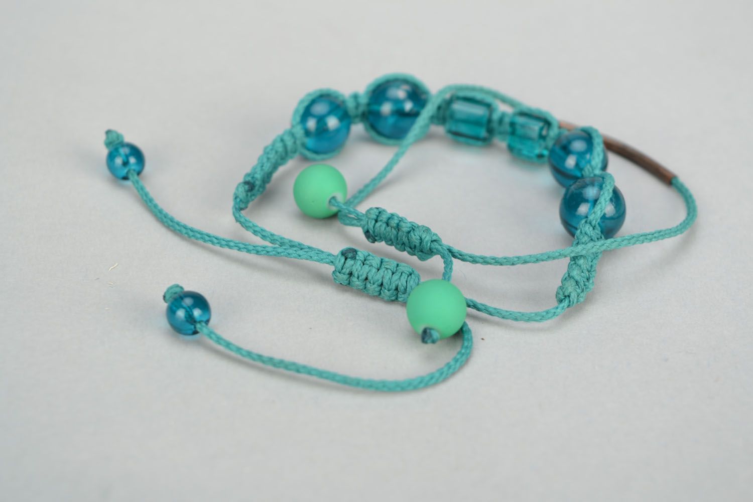 Turquoise bracelet with beads photo 4