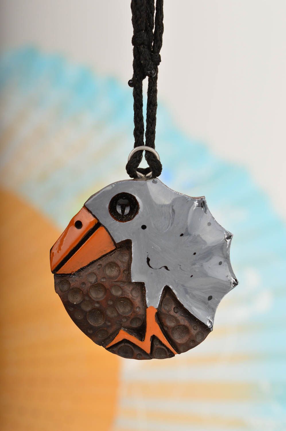 Кулон ручной работы керамическое украшение подвеска на шею птица с росписью фото 1