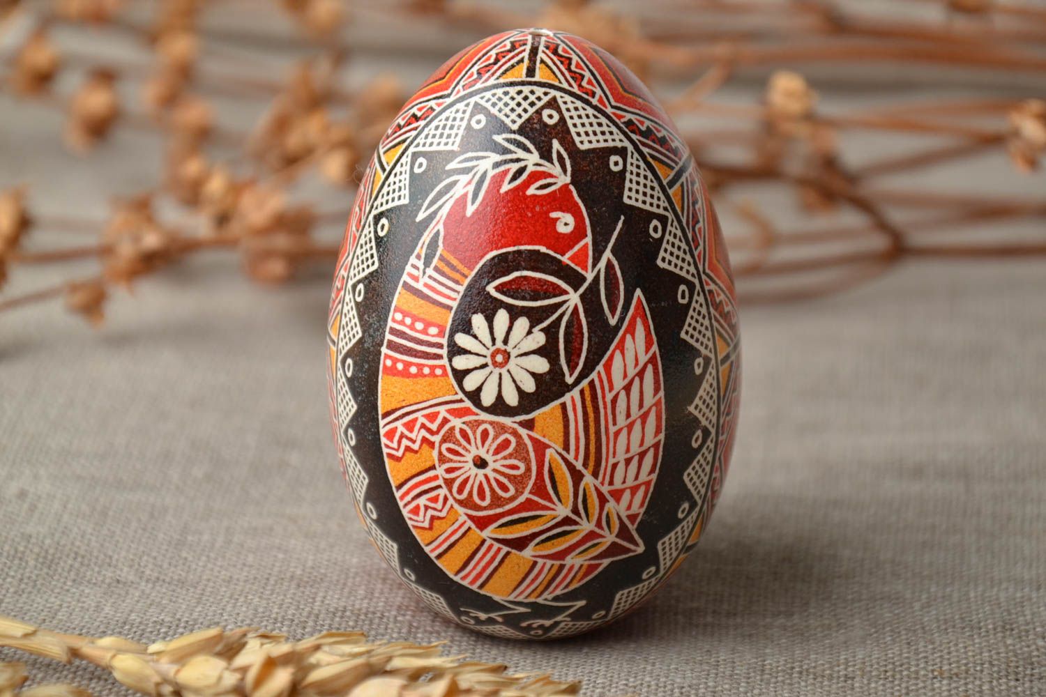 Декоративное яйцо ручной работы гусиное писанка фото 1