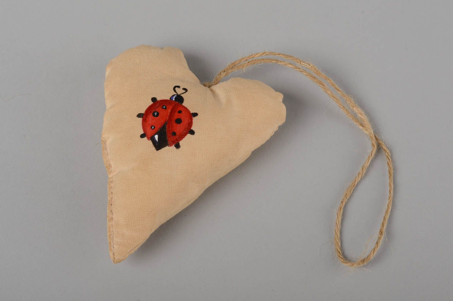 Мягкая подвеска сердце ручной работы декор для дома с росписью мягкая игрушка фото 2