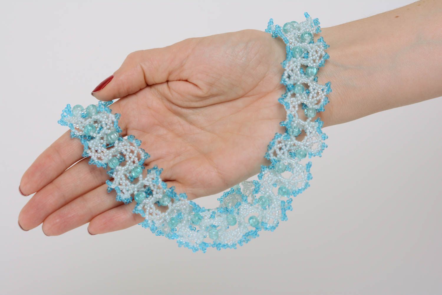 Handmade stylish romantic airy beaded necklace of gentle blue color photo 4