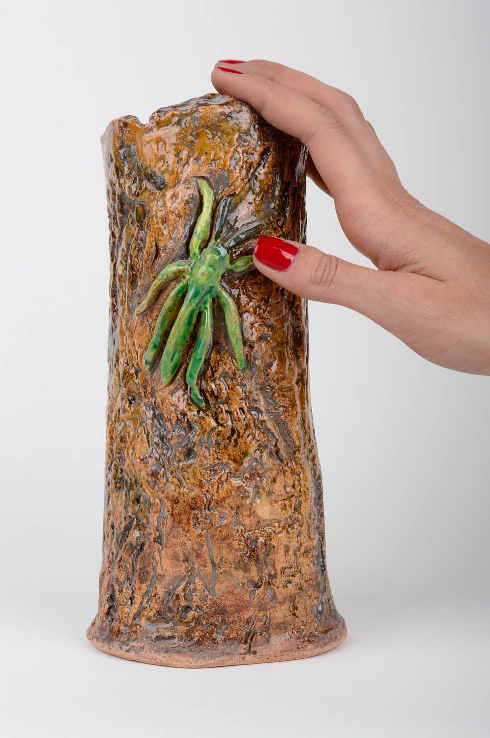 Handmade 8 inches brown clay décor vase with a green spider for home décor 1,4 lb photo 3